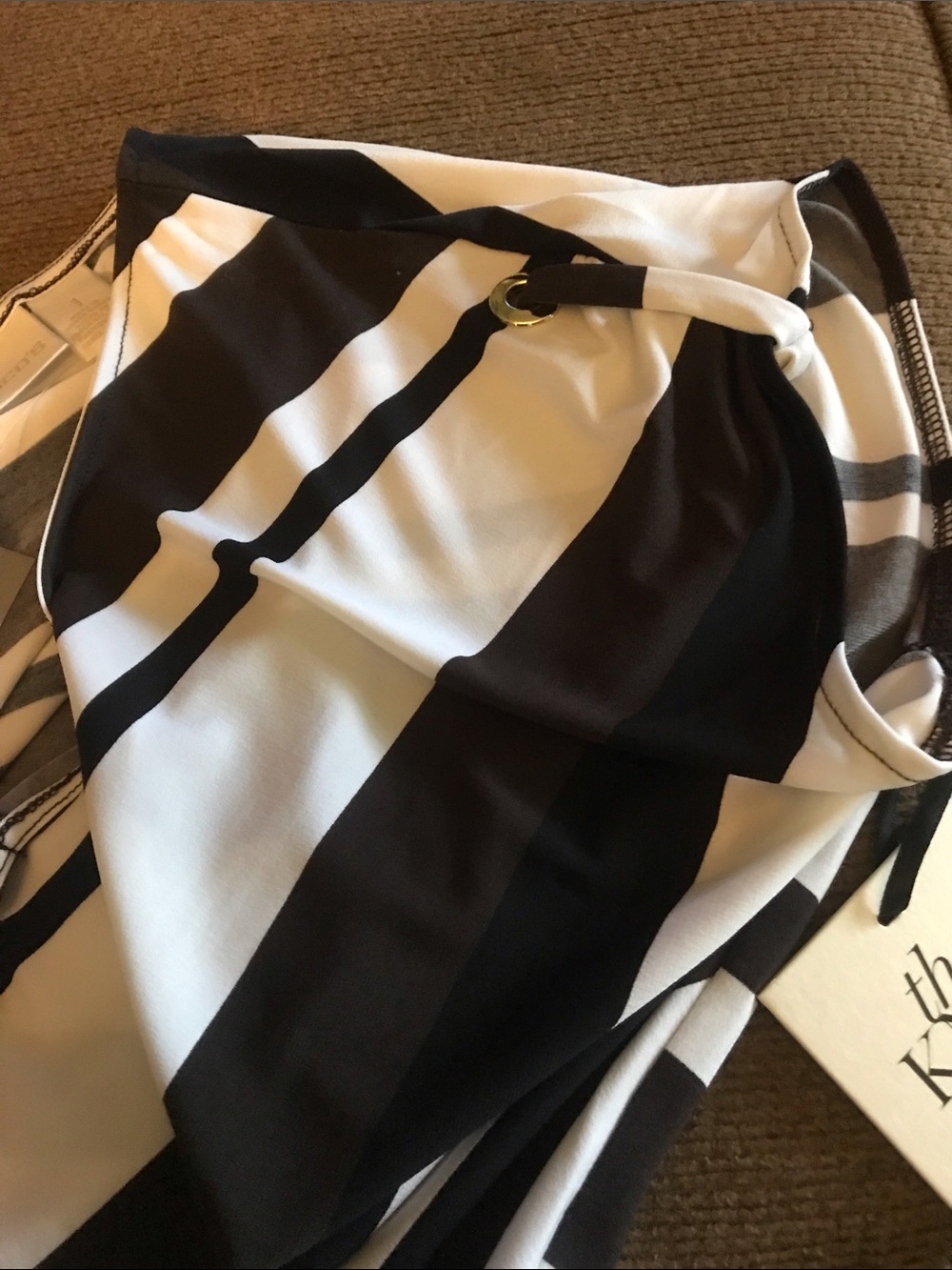 New Chico's Black, Brown, and White Chevron V-Neck Top - Picture 9 of 9